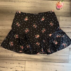 NWOT, Forever 21 Floral Black Skirt